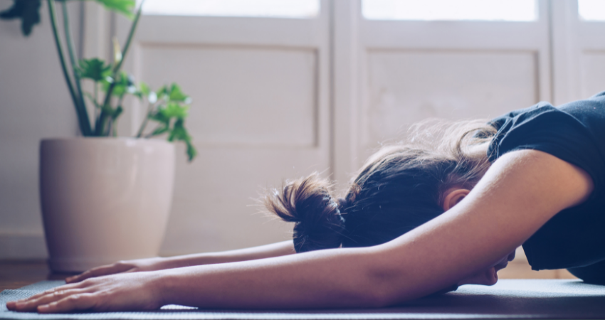 I cinque benefici che puoi ottenere praticando le Yoga Asana Maharishi